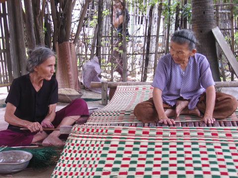 Làng nghề cổ truyền chiếu An Thạnh (Ninh Thuận)