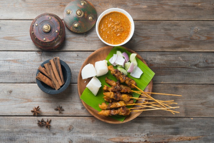 Bạn sẽ dễ dàng tìm thấy rất nhiều món ngon giá mềm tại chợ đêm Johor Bahru