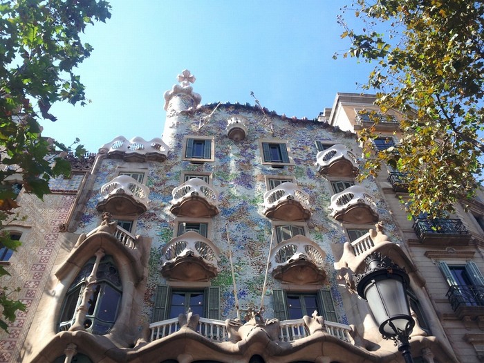 Casa Batllo là một trong những tác phẩm nổi tiếng của kiến trúc sư đại tài Tây Ban Nha, Antoni Gaudi