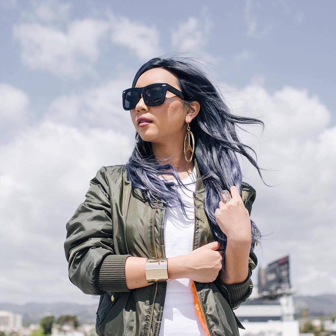 Bomber Jacket - cá tính mạnh cho mọi phượt thủ nữ