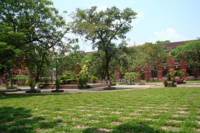  trường Quốc học Huế
