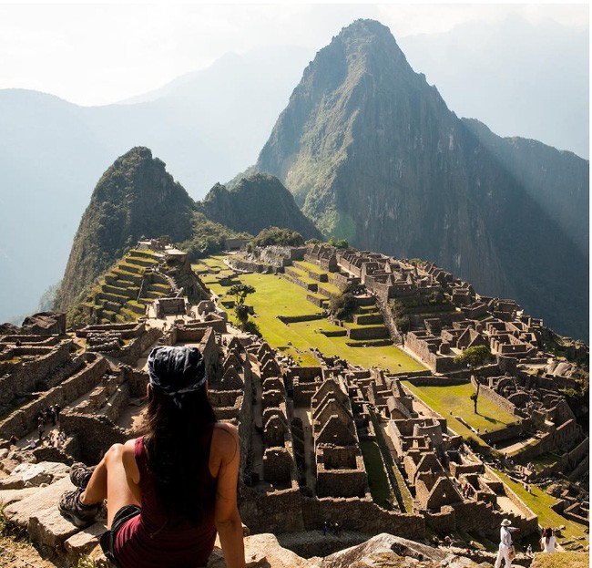 Từ trên đỉnh Machu Pichu nhìn xuống.