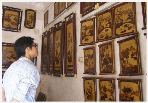Tham quan làng tranh tre hun khói Xuân Lai  Bắc Ninh