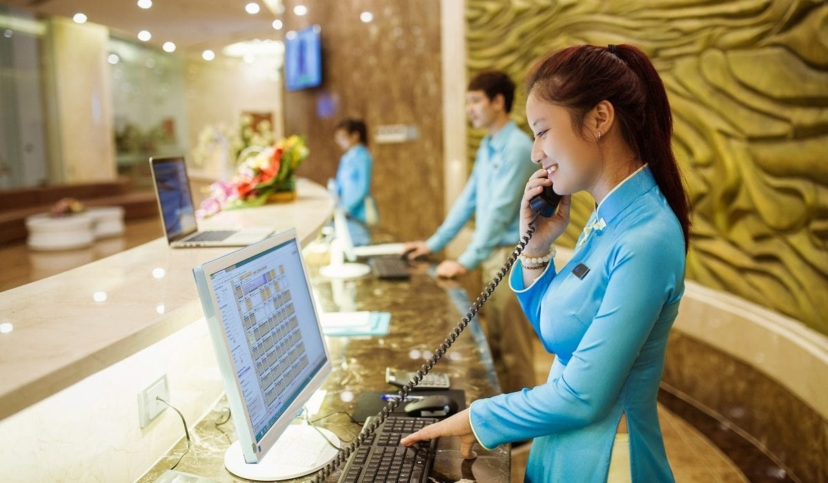 thái độ phục vụ chuyên nghiệp