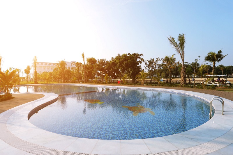 hồ bơi FLC Luxury Vĩnh Phúc